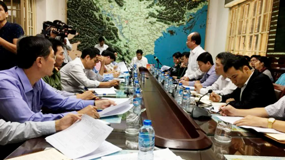 Bão số 12: Nhiều tàu thuyền và lao động còn trong vùng nguy hiểm ảnh 3