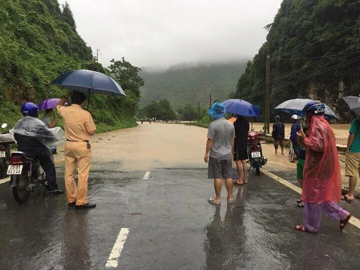 Đến sáng 25-6: 24 người chết và mất tích do mưa lũ ảnh 5