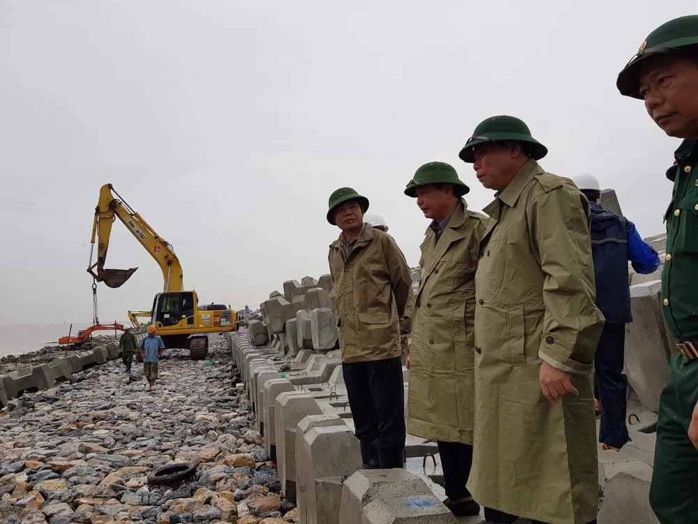 Sơ tán hơn 17.000 người chạy bão số 4 ảnh 4