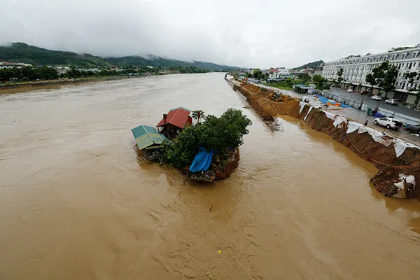 Thủy điện Lai Châu mở 5 cửa xả lũ ảnh 7