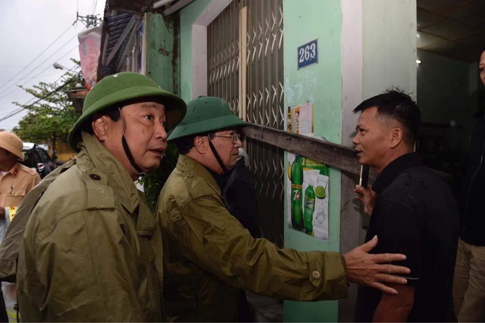 Dự báo bão số 9 cập bờ vào khoảng 10 giờ sáng nay ảnh 3