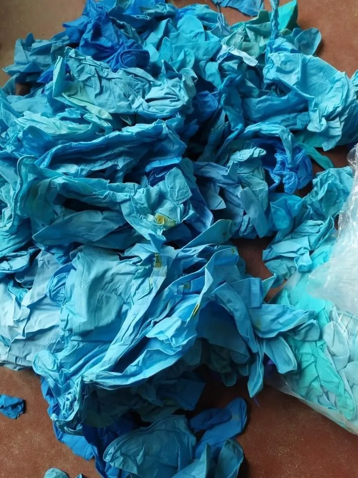 Bắt 8 tấn găng tay y tế “sida” ảnh 5