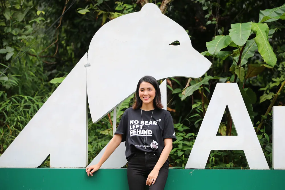 Tăng Thanh Hà nhận nuôi trọn đời một con gấu ảnh 3