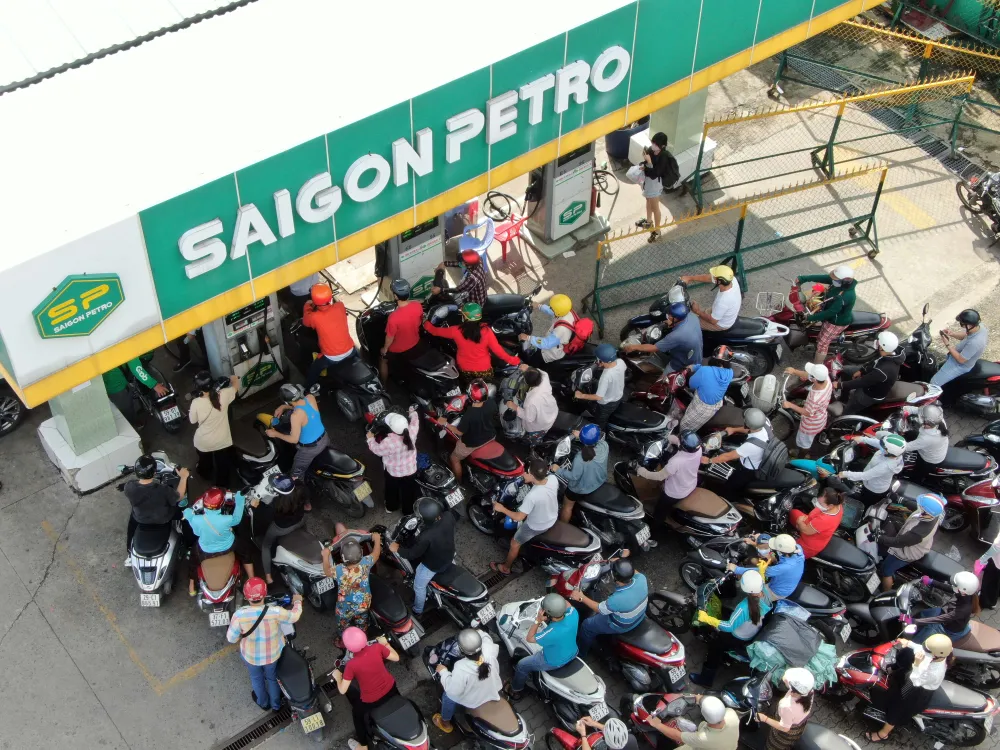 Điều chỉnh lại giá, Bộ Công thương sẽ họp khẩn về xăng dầu ảnh 2