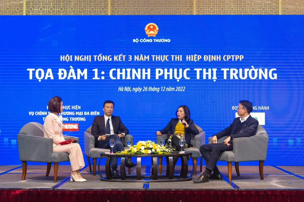 Các chuyên gia tọa đàm tại hội nghị
