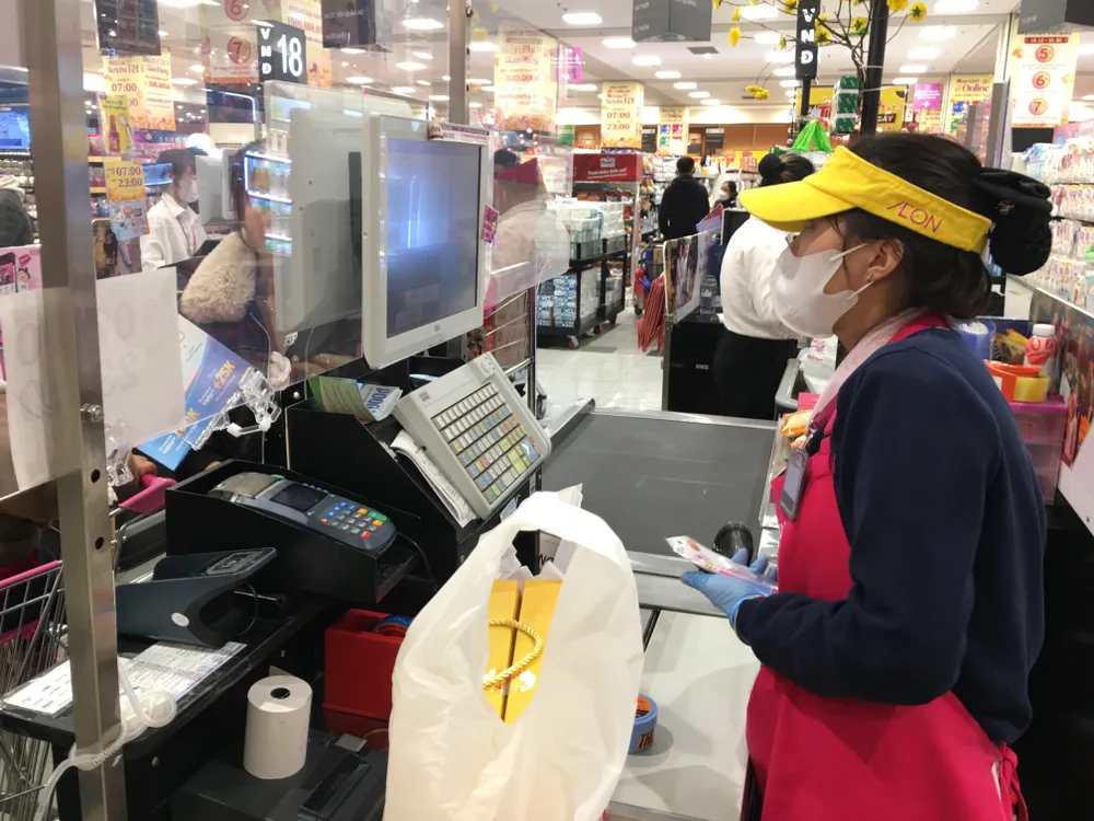 Các siêu thị đã dần mở cửa trở lại sau tết. Ảnh: VĂN PHÚC Các siêu thị đã dần mở cửa trở lại sau tết. Ảnh: VĂN PHÚC