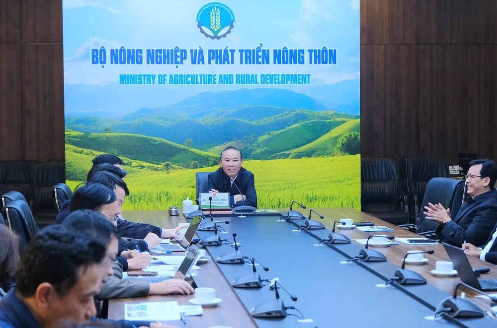 Thứ trưởng Phùng Đức Tiến chủ trì cuộc họp đánh giá vaccine ngày 31-1