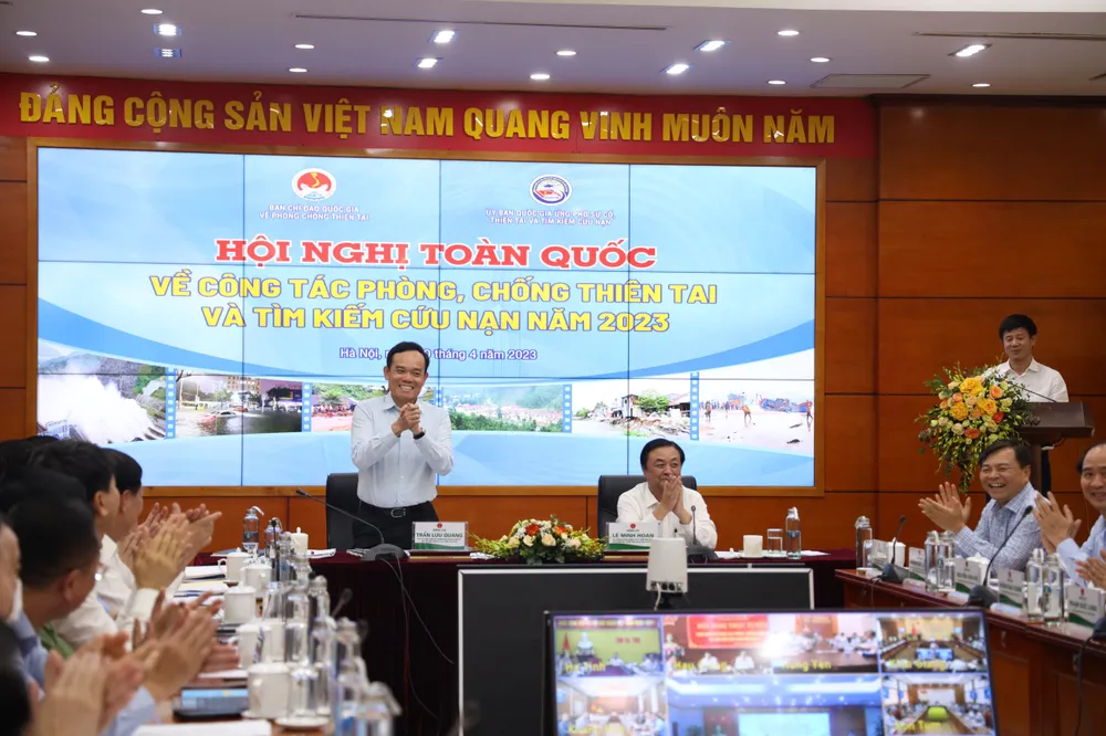 Phó Thủ tướng Trần Lưu Quang và Bộ trưởng Lê Minh Hoan chủ trì hội nghị chiều 20-4 tại trụ sở Bộ NN-PTNT