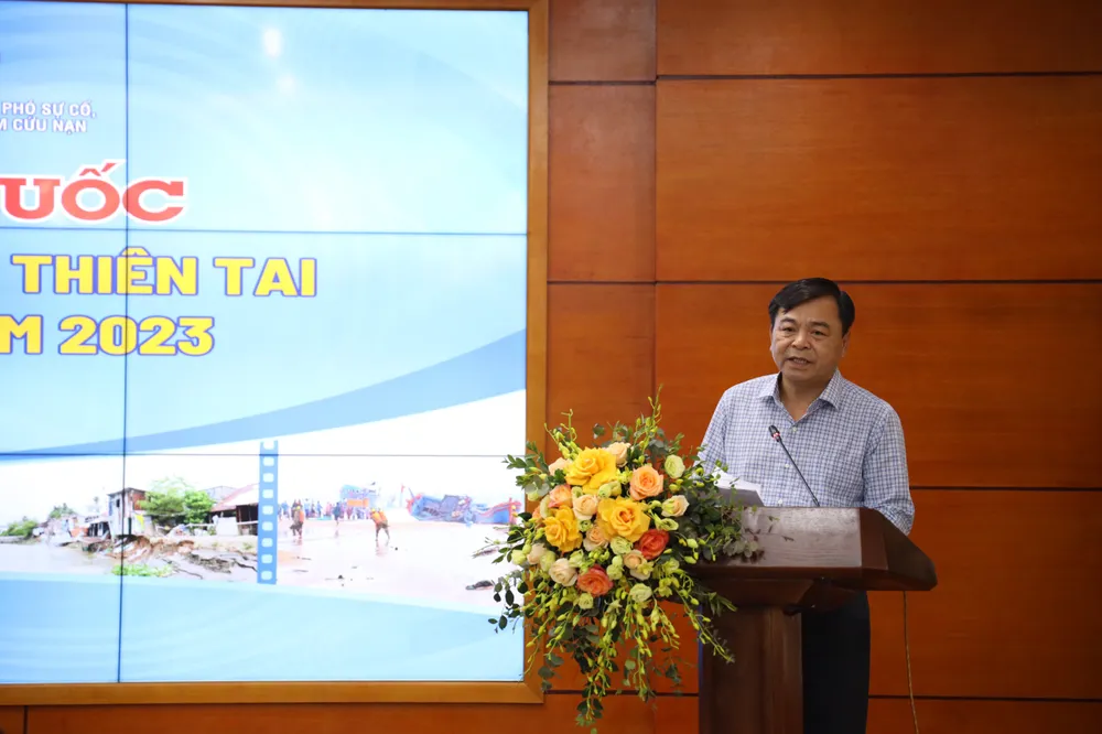 Thứ trưởng Nguyễn Hoàng Hiệp nêu những khó khăn, hạn chế trong ứng phó thiên tai hiện nay