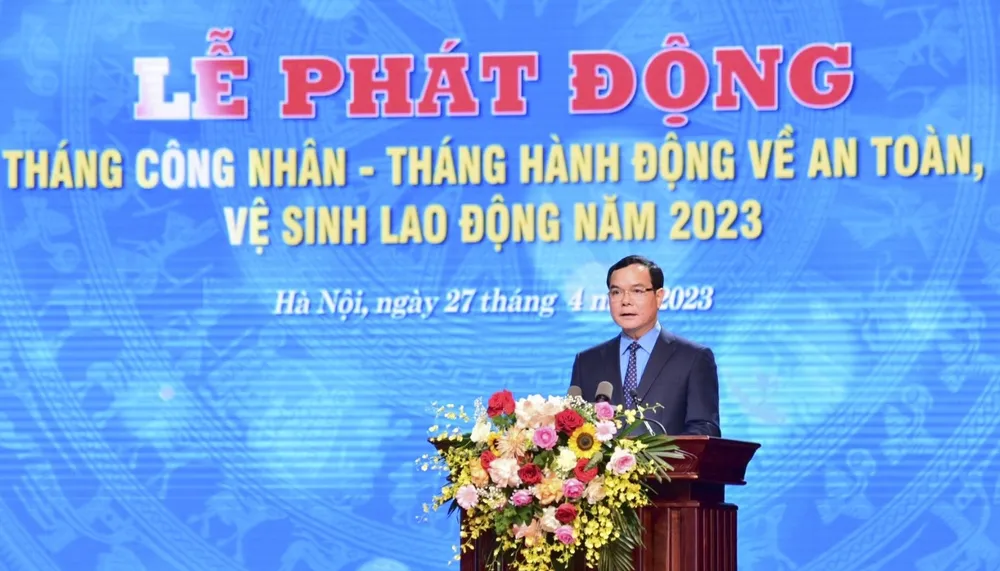 Chủ tịch Tổng LĐLĐ Việt Nam Nguyễn Đình Khang phát biểu khai mạc lễ phát động