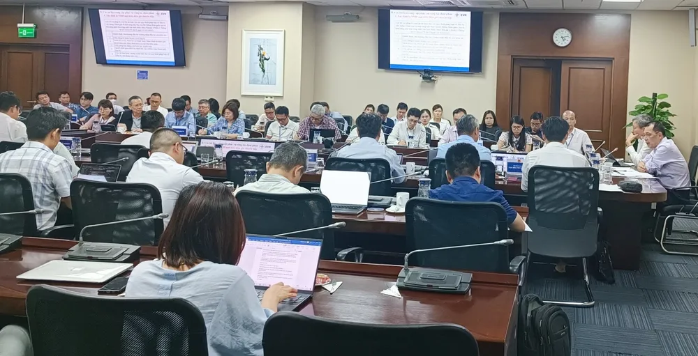 Hội nghị giữa EVN và các chủ đầu tư do Thứ trưởng Bộ Công thương Đặng Hoàng An và Tổng Giám đốc EVN Trần Đình Nhân chủ trì ngày 24-5