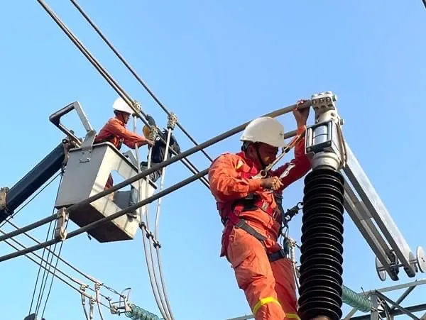 Tăng truyền tải nguồn từ phía Nam ra tăng cường cho phía Bắc