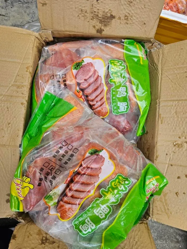 Các gói thịt có in nhãn tiếng Trung Quốc