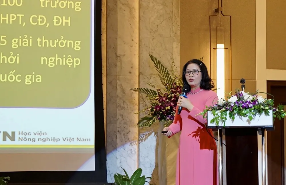 Giám đốc Học viện Nông nghiệp Việt Nam Nguyễn Thị Lan phát biểu tại hội nghị