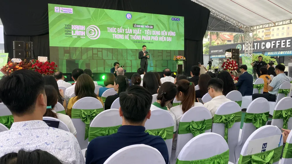 Khai mạc triển lãm tiêu dùng bền vững với chủ đề "Tiêu dùng xanh - cùng sống lành" sáng 21-7, tại Hà Nội