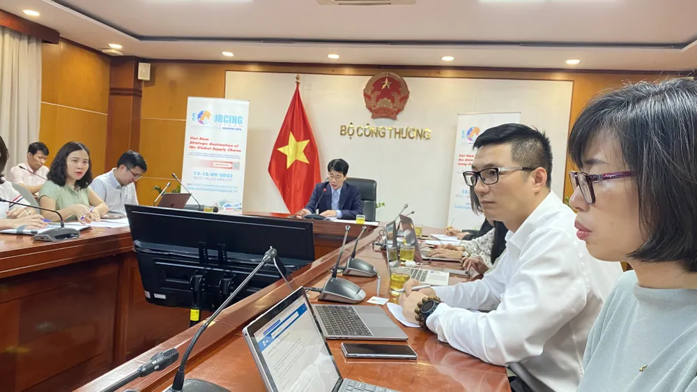 Các chuyên gia tham gia cuộc tọa đàm chiều 11-8 do Bộ Công thương tổ chức Các chuyên gia tham gia cuộc tọa đàm chiều 11-8 do Bộ Công thương tổ chức