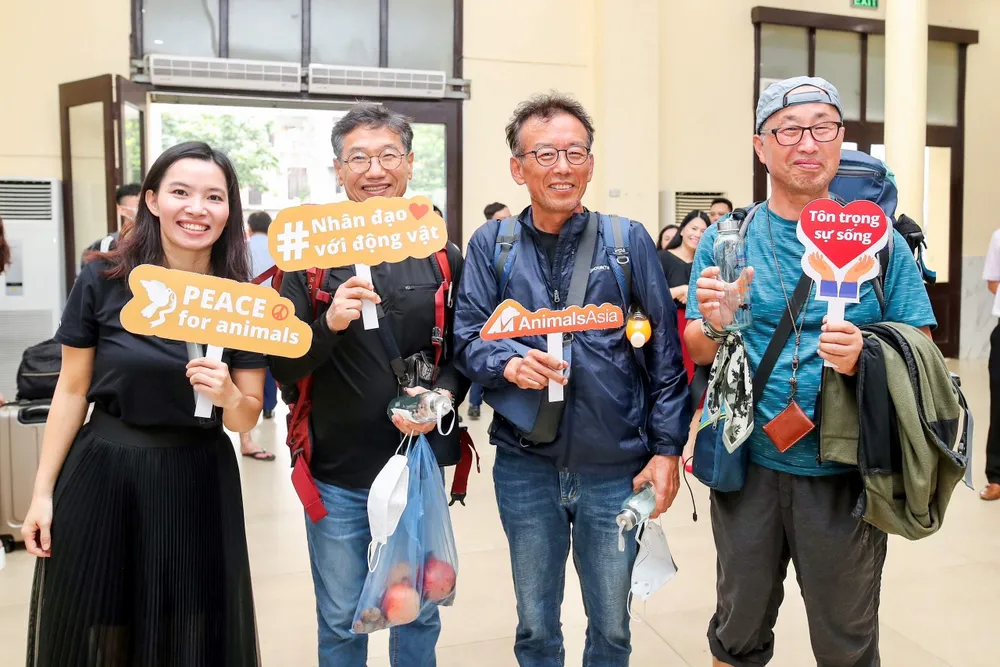 Hành khách trong và ngoài nước đi tàu nhiệt liệt hưởng ứng chiến dịch này