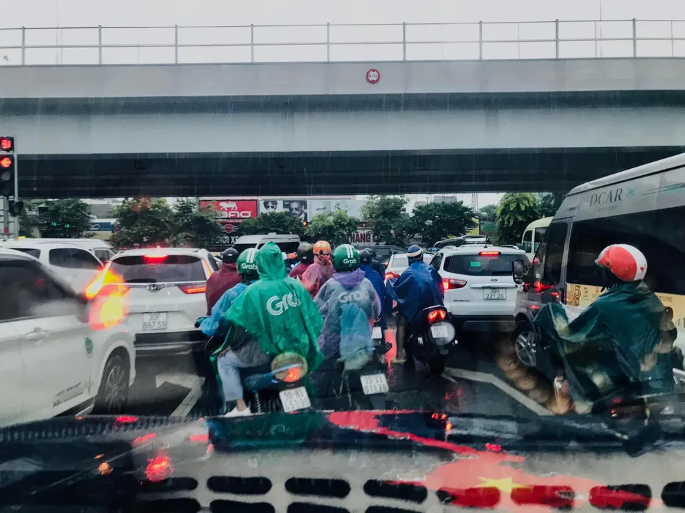 Nhiều người đi làm sớm nhưng vẫn bị muộn giờ Nhiều người đi làm sớm nhưng vẫn bị muộn giờ