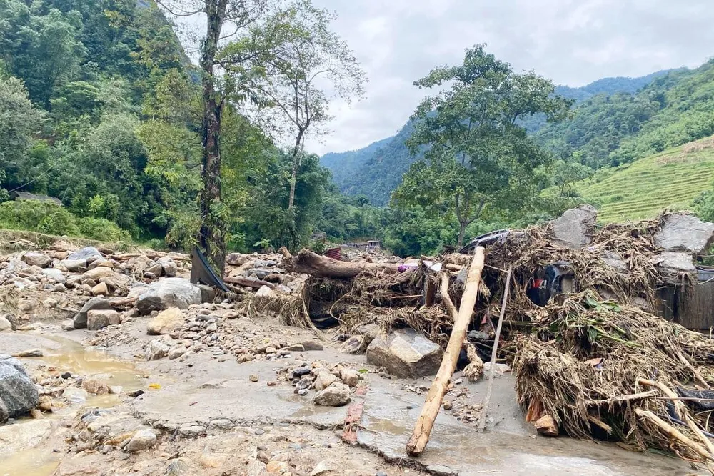 Lũ ống tàn phá thôn Nậm Cang, đánh vỡ hàng trăm bể nuôi cá tại xã Liên Minh, thị xã Sa Pa Lũ ống tàn phá thôn Nậm Cang, đánh vỡ hàng trăm bể nuôi cá tại xã Liên Minh, thị xã Sa Pa