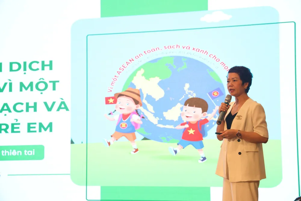 Đại diện Cục Quản lý đê điều và Phòng chống thiên tai giới thiệu chiến dịch "Vì một ASEAN an toàn, xanh sạch cho trẻ em" Đại diện Cục Quản lý đê điều và Phòng chống thiên tai giới thiệu chiến dịch "Vì một ASEAN an toàn, xanh sạch cho trẻ em"