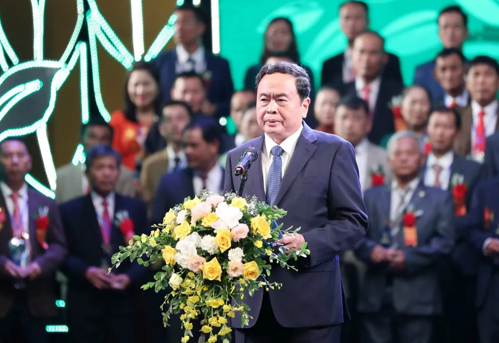 Phó Chủ tịch Thường trực Quốc hội Trần Thanh Mẫn phát biểu tại lễ tôn vinh, tối 13-10. Ảnh: QUANG PHÚC