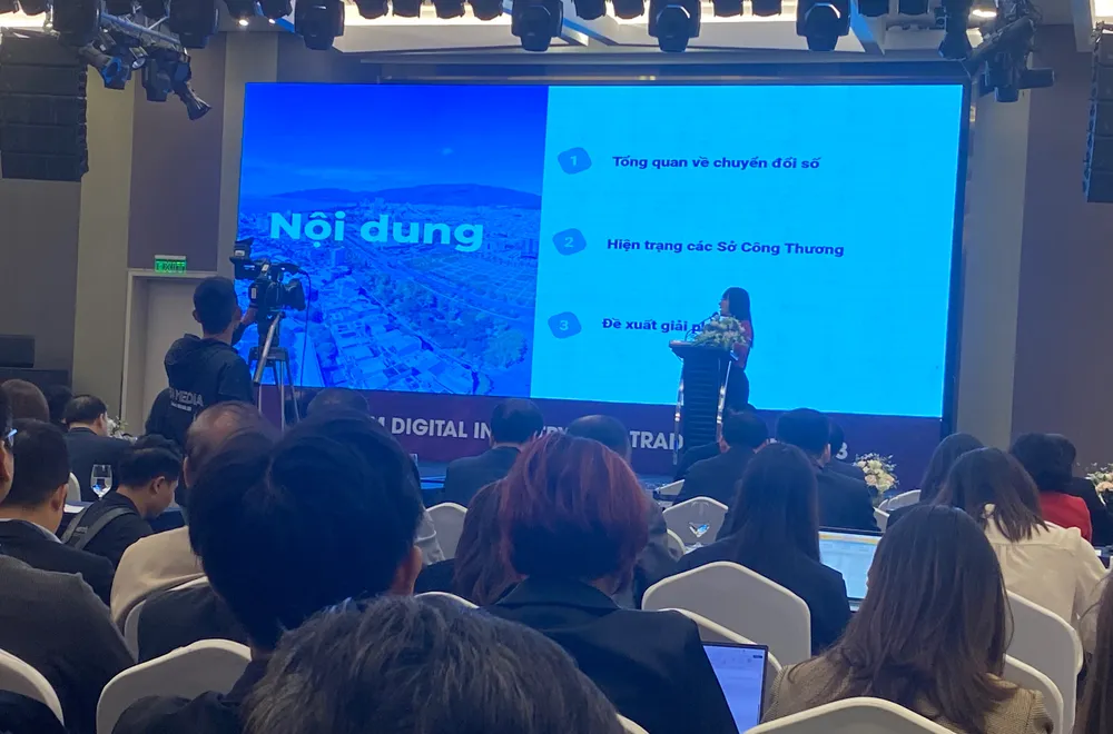 Các chuyên gia chia sẻ thông tin tại diễn đàn Các chuyên gia chia sẻ thông tin tại diễn đàn