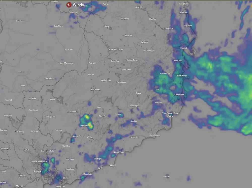 Ảnh radar thời tiết vùng nhiễu động ở ngoài biển gây mưa ở Đông Nam bộ và Nam Trung bộ chiều 14-1