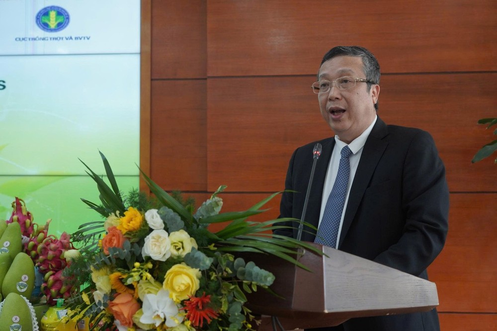 Deputy Minister of Agriculture and Environment Hoang Trung