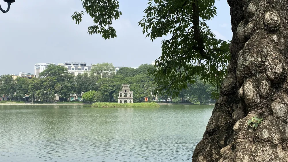 Hà Nội cuối thu, đầu đông 2025. Ảnh: PHÚC HẬU