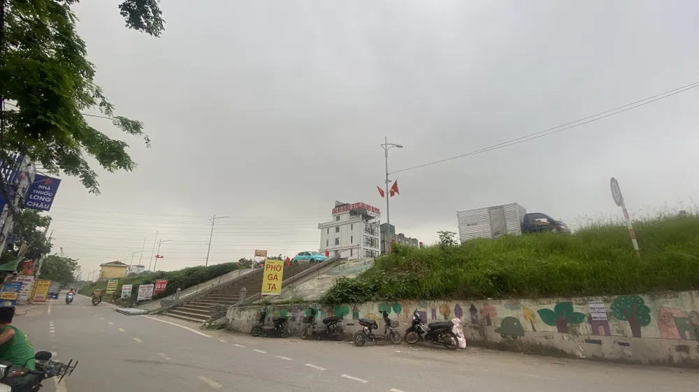 Ngoại thành Hà Nội nhiều mây, có dấu hiệu mưa. Ảnh: PHÚC HẬU