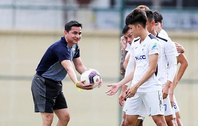 Sức hút vẫn còn, nhưng có đủ để Kiatisak thành công ảnh 1