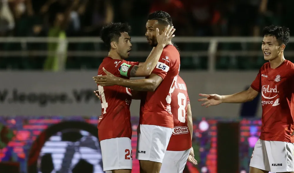 Các cầu thủ TPHCM ăn mừng chiến thắng. Ảnh: DŨNG PHƯƠNG