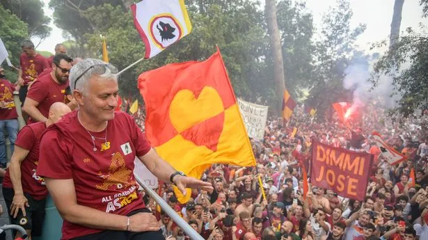 Roma yêu Mourinho và ông cũng thế