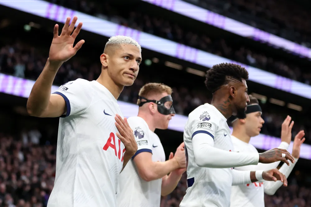 Richarlison làm cách nào để đưa Tottenham trở lại cuộc tranh giành danh hiệu