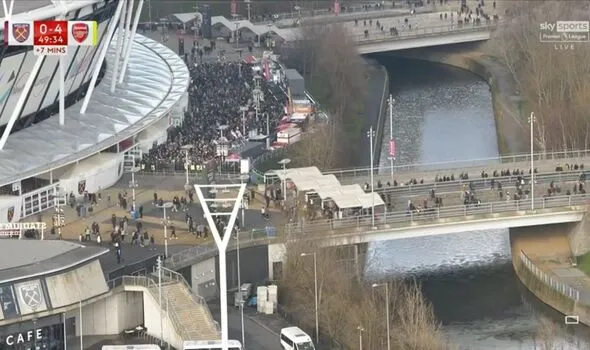 west-ham-fans-streamed-out-of-the-stadium-as-arsenal-ran-riot-5208836-5595.jpg