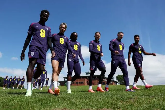 Nhật ký Euro 2024: Pháp được đặt cược vô địch nhiều nhất. Đội tuyển Anh “cai” mạng xã hội