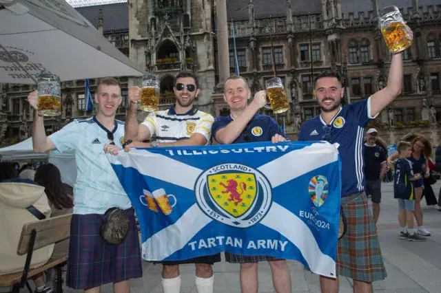 CĐV Scotland, những người được gọi là Đội quân Tartan