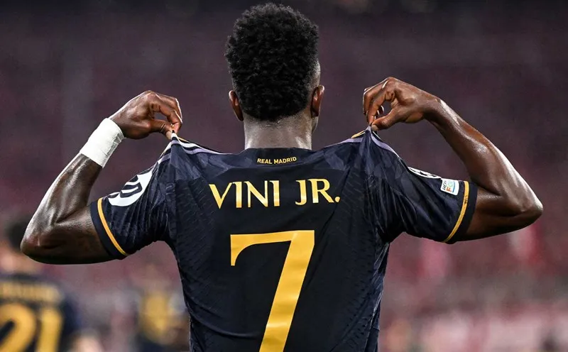 Vinicius-Bayern.jpg