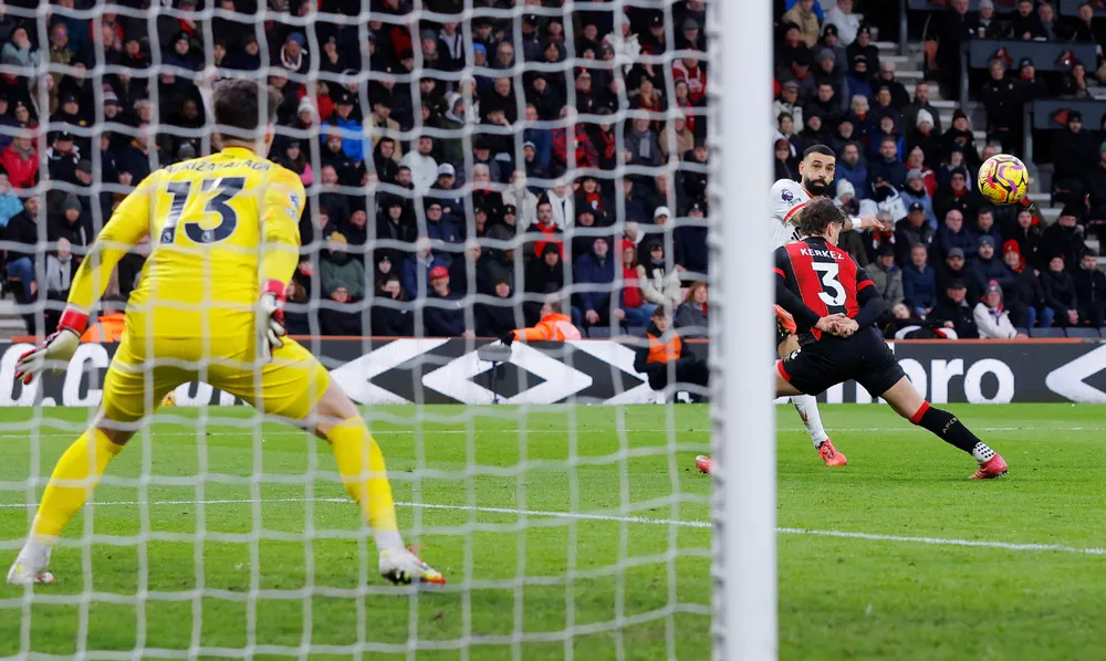 Arne Slot thừa nhận Liverpool đang gặp may