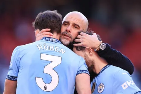 Mùa giải này đã khó khăn với Pep Guardiola và các học trò. Ảnh: Simon Stacpoole/Offside/Getty Images