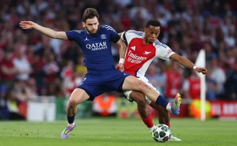 PSG bổ sung Khvicha Kvaratskhelia (trái) vào đội hình với giá 70 triệu euro vào tháng Một. Nguồn: Marc Atkins/Getty Images