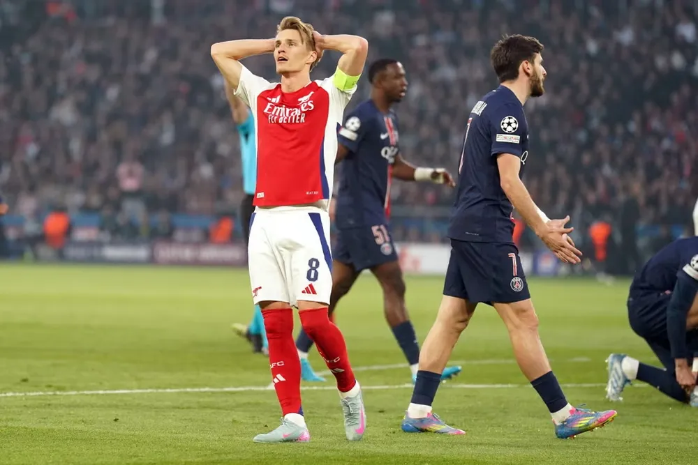 Arsenal của Arteta cảm nhận bóng ma quen thuộc trong bóng tối