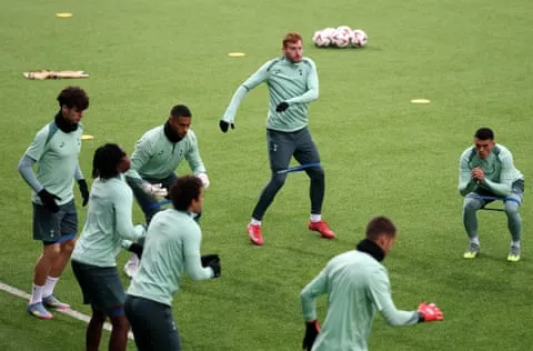 Dejan Kulusevski (giữa) được kỳ vọng đóng vai trò quan trọng ở lượt về bán kết Europa League trước Bodø/Glimt. Ảnh: Paul Childs/Action Images/Reuters