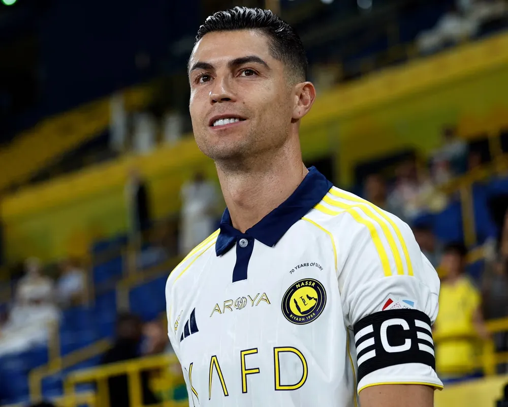 Ronaldo ghi bàn liên tục nhưng vẫn trắng tay danh hiệu