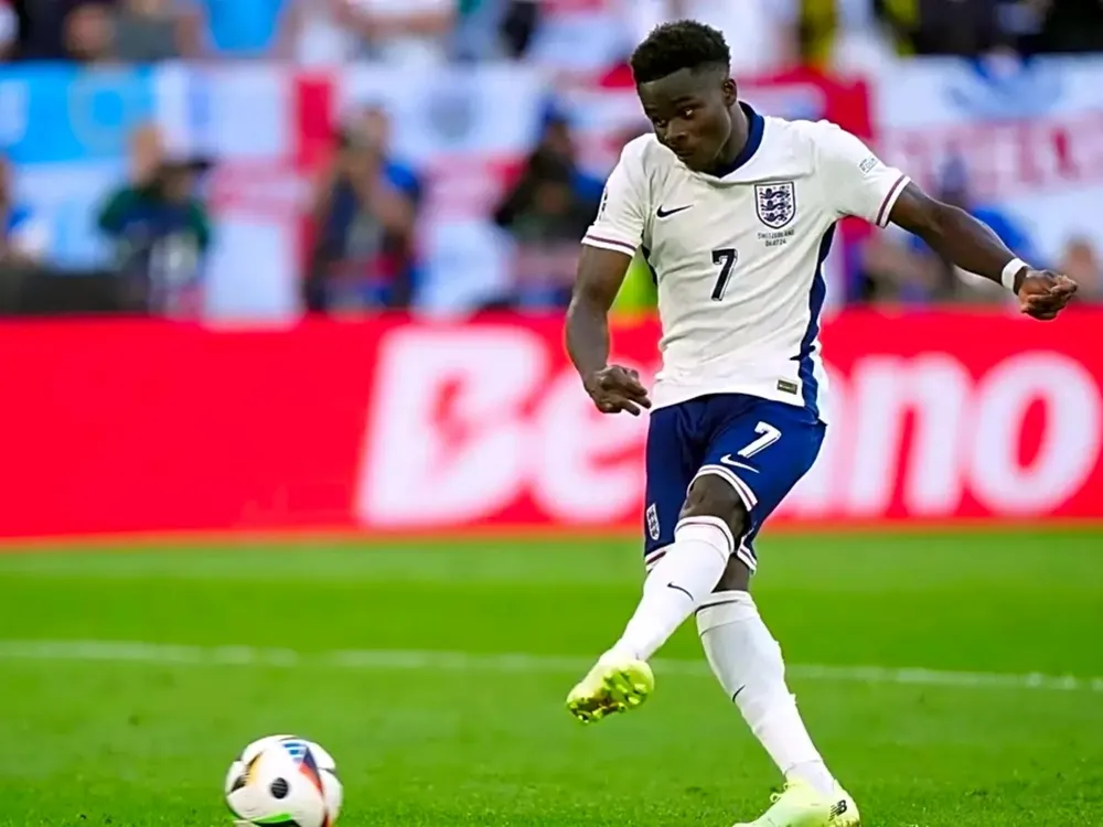 Bukayo Saka vượt qua tự nghi ngờ bản thân để trở lại