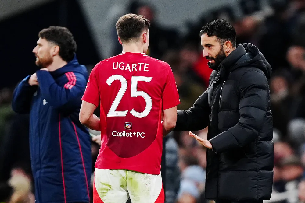 Tốn 201 triệu bảng cho hàng công mới - Giờ Man United chỉ còn lo tuyến giữa?