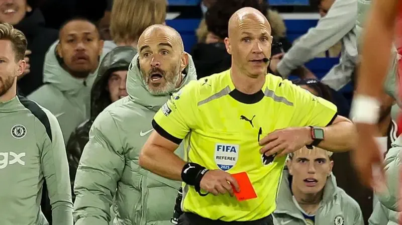 Chelsea có vấn đề về kỷ luật hay chỉ vì trẻ nên nông nổi?