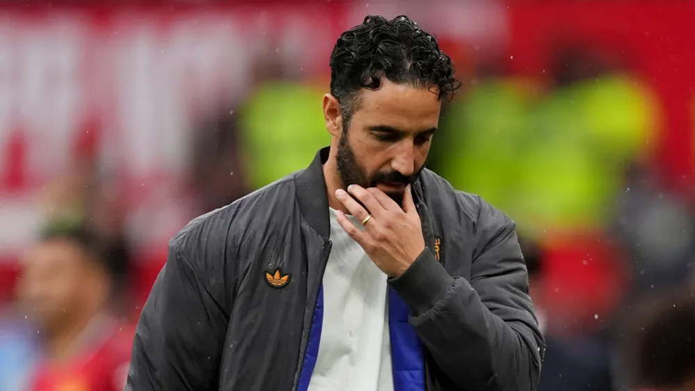 Man United và bài học cay đắng cho Ruben Amorim: Khi triết lý trở thành ngục tù