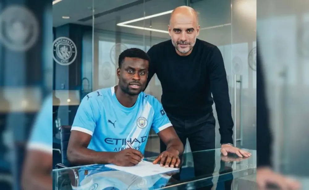 Marc Guehi "cứu tinh" cho một Manchester City đang bị "ăn mòn"