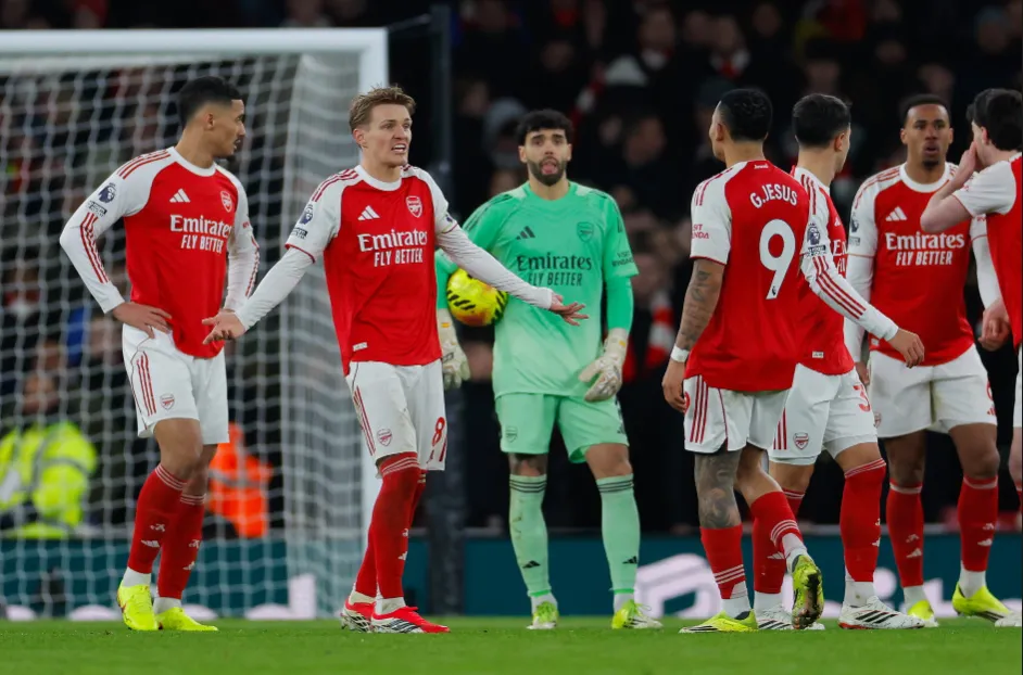 Khi những "Cyborg" Arsenal lỗi nhịp